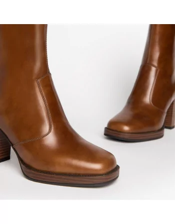 Stivaletti Donna NeroGiardini I205062D in Pelle Nero o Cuoio modello casual. Autunno Inverno 2023
