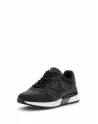 Sneakers donna Guess FLFMICELE12 logate all over, modello iconico casual chic.