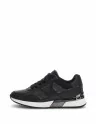 Dettaglio tallone e lacci delle scarpe casual donna Guess FLFMICELE12 con logo a contrasto e dettagli metallici.
